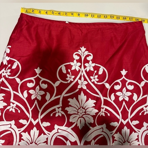 Loft Elegant Red and White Floral Skirt Size 16 - Picture 4 of 5